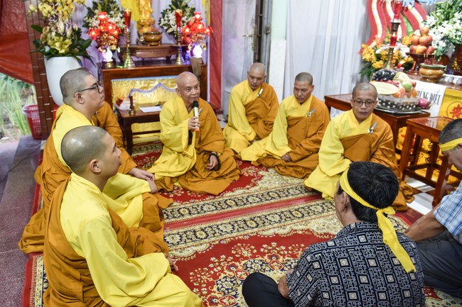 Visiting Late female Novice Thich Nu Phuc Tho Funeral in Bình Dương